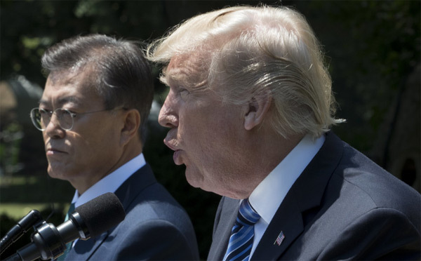 Ông Trump bất ngờ chỉ trích Hàn Quốc