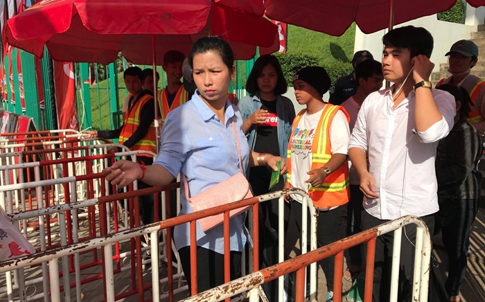 CĐV Campuchia vào sân