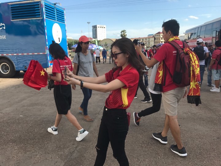 CĐV Việt Nam đến sân trận Campuchia vs Việt Nam