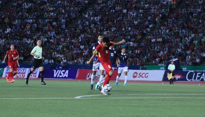 Campuchia 0-1 Việt Nam: Văn Quyết mở tỷ số