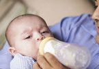 Cách phòng tránh sặc sữa ở trẻ