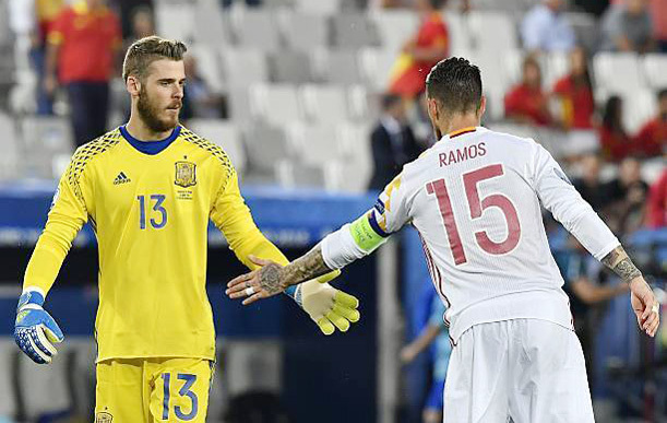 De Gea ủ mưu đào tẩu MU, Sanchez về Man City 