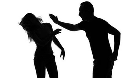 Một thẩm phán bị phạt vì đánh phụ nữ