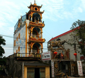 Ngôi nhà kỳ quái như 'hang động Ngưu Ma Vương' ở Hưng Yên