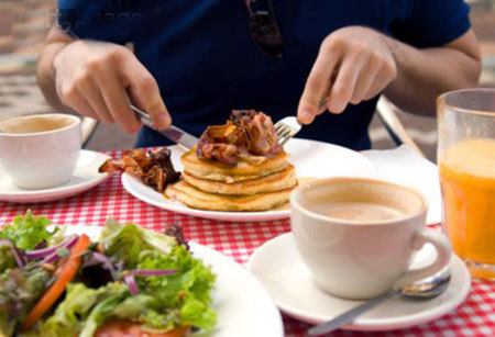 Những món người hay bị hoa mắt, chóng mặt không nên ăn