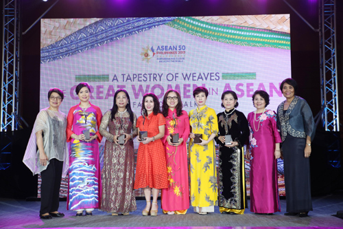 Phó Chủ tịch SeABank - Doanh nhân nữ tiêu biểu ASEAN