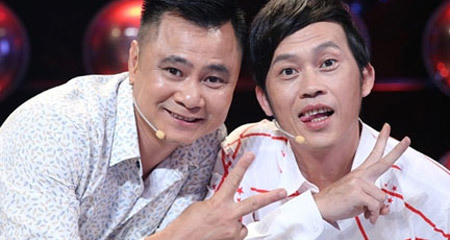 Hoài Linh 'phản bác' Tự Long trên ghế nóng Gương mặt thân quen nhí