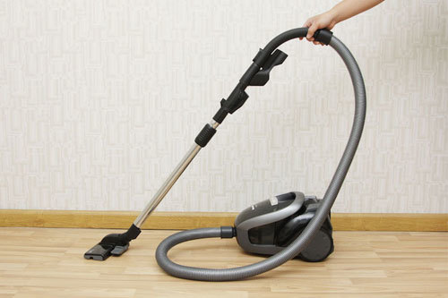Mẹo dùng máy hút bụi tiết kiệm điện