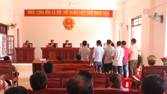 Phó ban dân vận huyện lãnh án tù vì đánh bạc