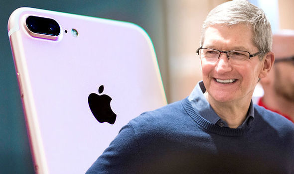 Tim Cook: iPhone không phải chỉ dành cho người giàu