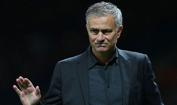 MU nổ vang, Mourinho vẫn mắng rát mặt học trò