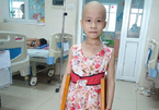 Bé gái nguy cơ bị cụt cả 2 chân vì ung thư xương