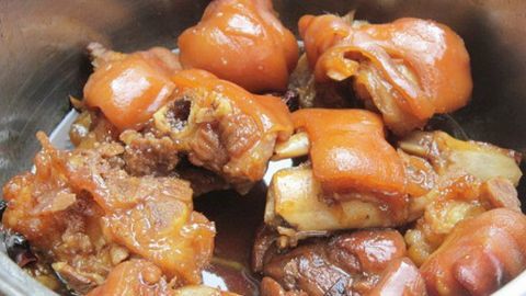 chan gio nau gia cay