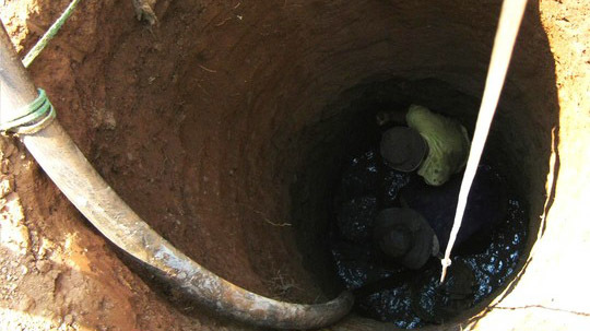 Hai công nhân tử vong do ngạt khí độc