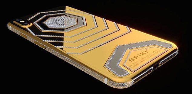 Cận cảnh iPhone X đặc biệt cho giới siêu giàu, giá 70.000 USD