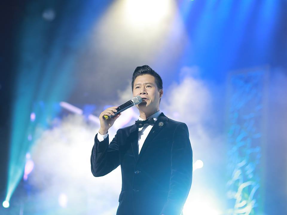 Ca sĩ Quang Dũng gây xúc động với ca khúc 'Cát Bụi'