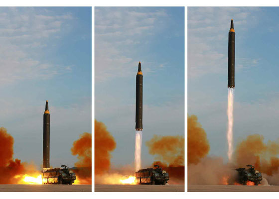 Triều Tiên công bố hình ảnh tên lửa đạn đạo vừa phóng qua Nhật