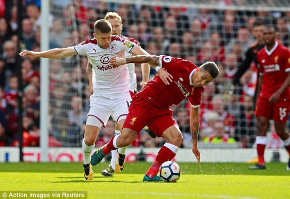 Klopp bất lực, Liverpool bị Burnley cưa điểm