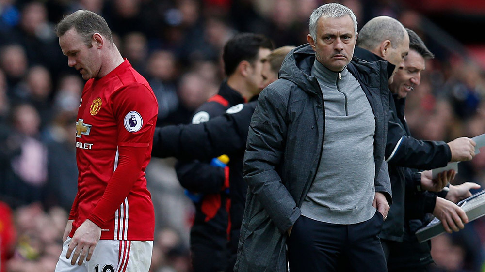 Rooney gặp lại MU: Trở về làm 