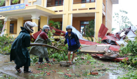 Trường học Quảng Bình hư hỏng nặng, thiệt hại trên 200 tỷ đồng vì bão số 10