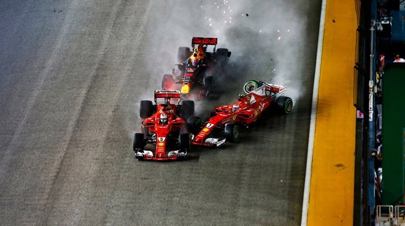 Singapore GP: Vettel vượt ẩu gây tai nạn ngay sau khi xuất phát