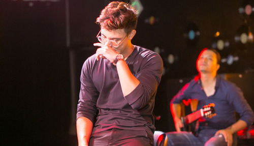 Đông Hùng: Có đêm đi hát, một nửa khán giả ngồi xem là chủ nợ