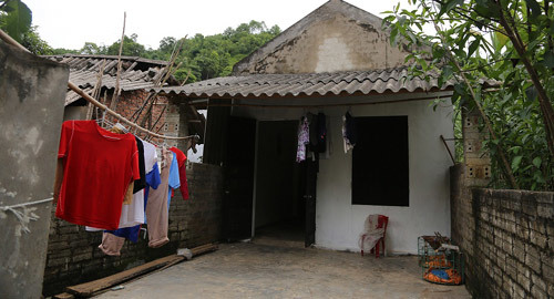 Amiăng trắng- cấm hay sử dụng có kiểm soát?