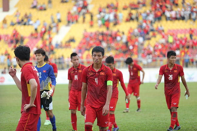Bóng đá Việt Nam: Tạo phe cánh 