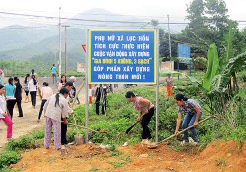 Phụ nữ thi đua ‘5 không, 3 sạch’, góp sức xây NTM