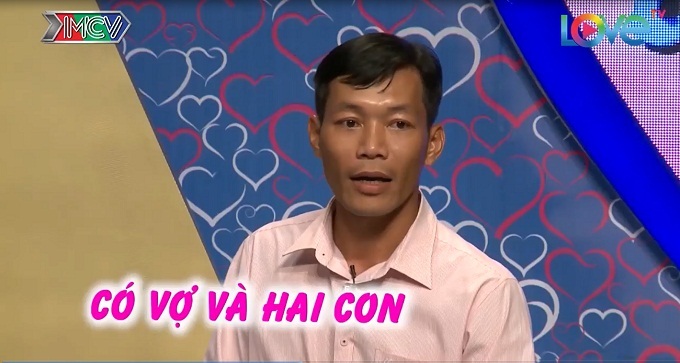 Thầy giáo 'một lần đò' bị dân mạng chỉ trích vô trách nhiệm với vợ con