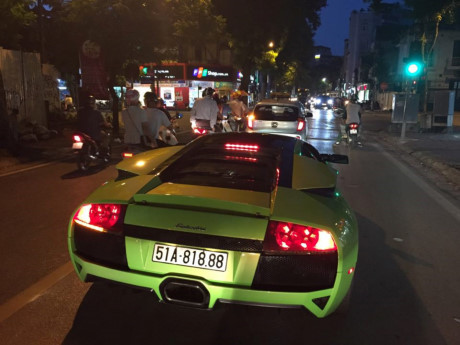 Chạm mặt siêu xe Lamborghini Murcielago LP640 xanh cốm tại Hà Nội
