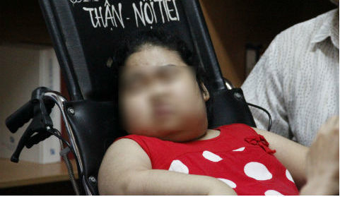 Bé 11 tuổi nặng 59kg mắc bệnh hiếm gặp trên thế giới