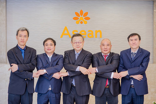 ‘Bàn tay vàng’ nâng ngực Thái Lan sắp đến Hà Nội