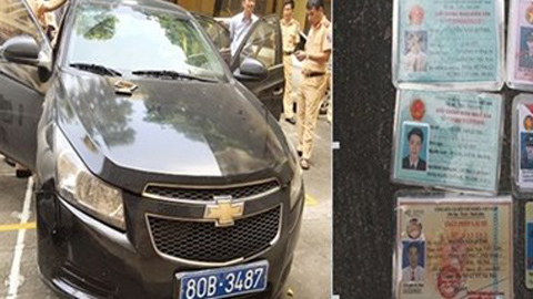 Ô tô biển 80B gắn đè biển trắng, lộ 3 gói ma túy