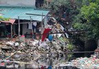 Giữa phố lớn Hà Nội, hồ ngập rác thối