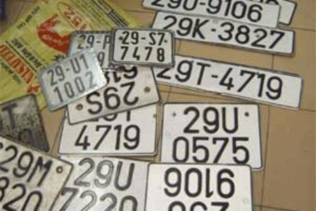 Dùng biển số giả, bị phạt tiền, tước giấy phép lái xe