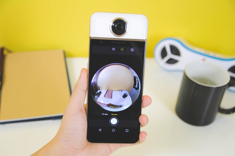 Cận cảnh ProTruly Darling: Camera siêu lồi, chụp ảnh quay phim 360 độ