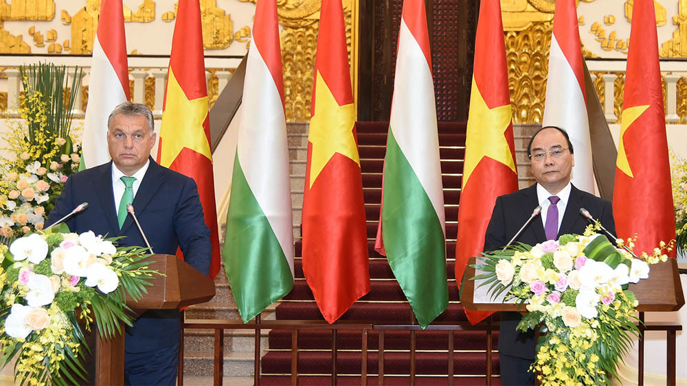 Thủ tướng Việt Nam và Hungary gặp gỡ báo chí