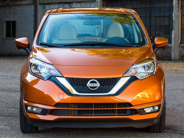 Nissan Sunny hatchback có giá từ 351 triệu đồng