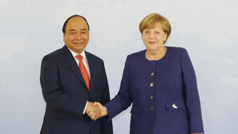 Thủ tướng gửi thư chúc mừng bà Angela Merkel