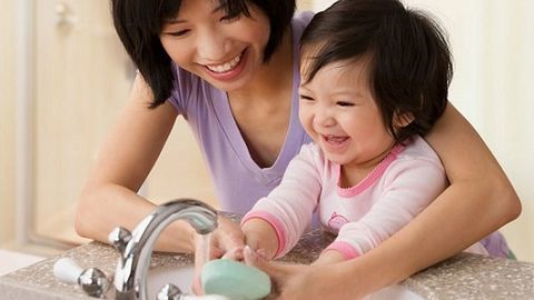 Mách mẹ cách chăm sóc trẻ bị suy dinh dưỡng bào thai