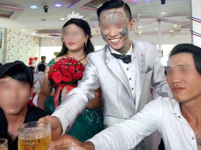 Chú rể xăm đầy mặt gây xôn xao trong đám cưới