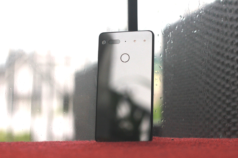 Đối thủ xứng tiền với iPhone 8 đã có mặt tại Việt Nam