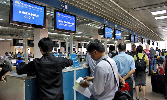 Đồng loạt mở bán vé máy bay Tết: Đặt sớm tránh mua giá đắt
