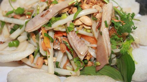 Cách làm gỏi dạ dày ngó sen lạ miệng đơn giản tại nhà