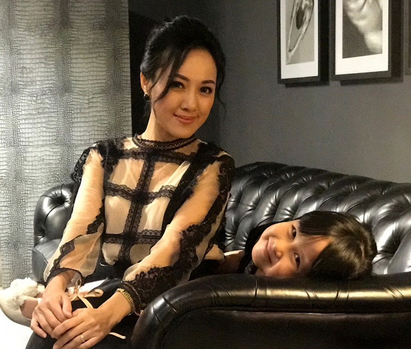 BTV Hoài Anh: 'Tôi xót xa khi con đi học về không thấy mẹ'