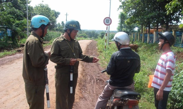 Công an xã có được quyền 'tuýt còi' người vi phạm giao thông?