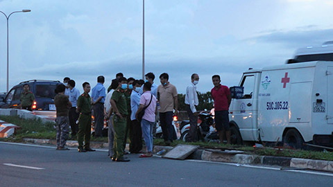 Thi thể bốc mùi trong cống thoát nước ở Sài Gòn