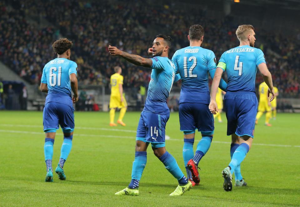 Walcott chói sáng, Arsenal thắng tưng bừng ở Europa League