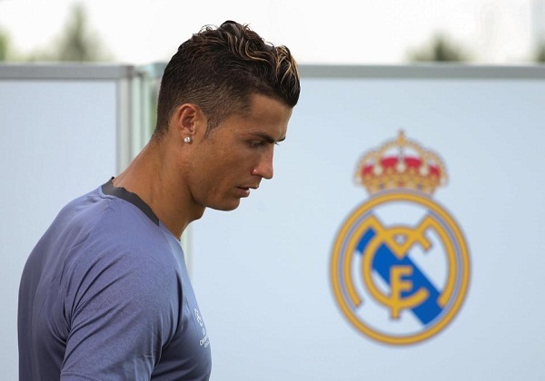 Ronaldo ra yêu sách, dọa sẽ rời Real Madrid